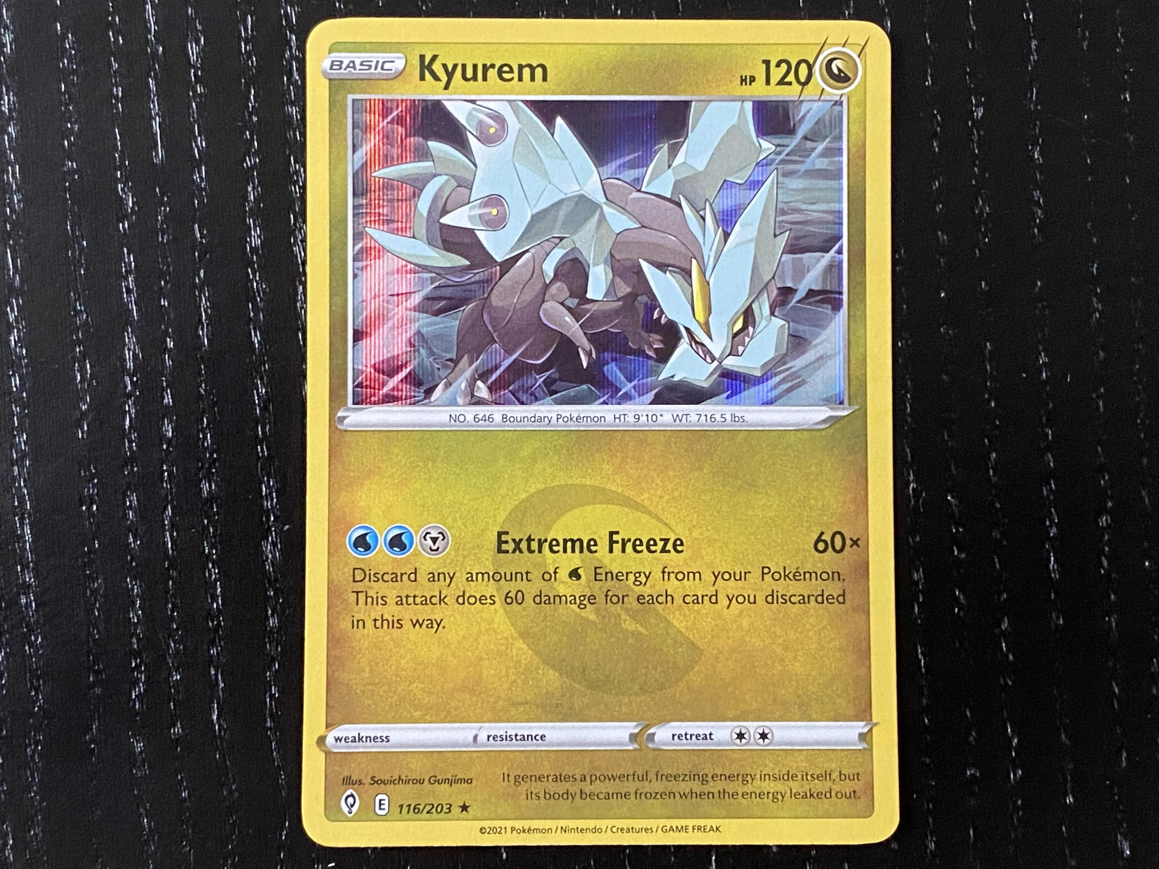 Pokémon Sword & Shield – Evolving Skies: The Coolest Cards We Pulled From Boosters Packs