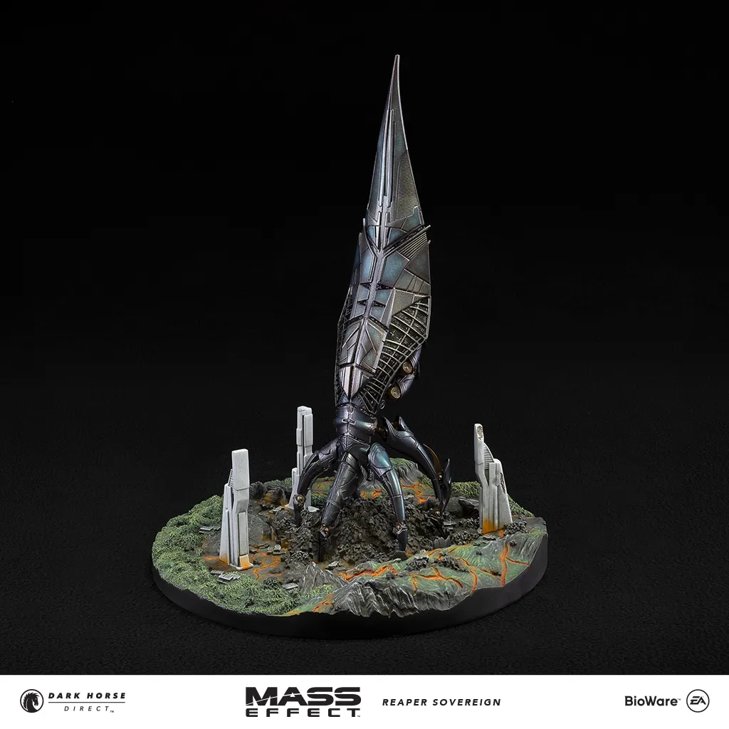 Mass Effect: Dark Horse Unveils Beautiful Reaper Sovereign Ship Replica Now Available For Pre-Order