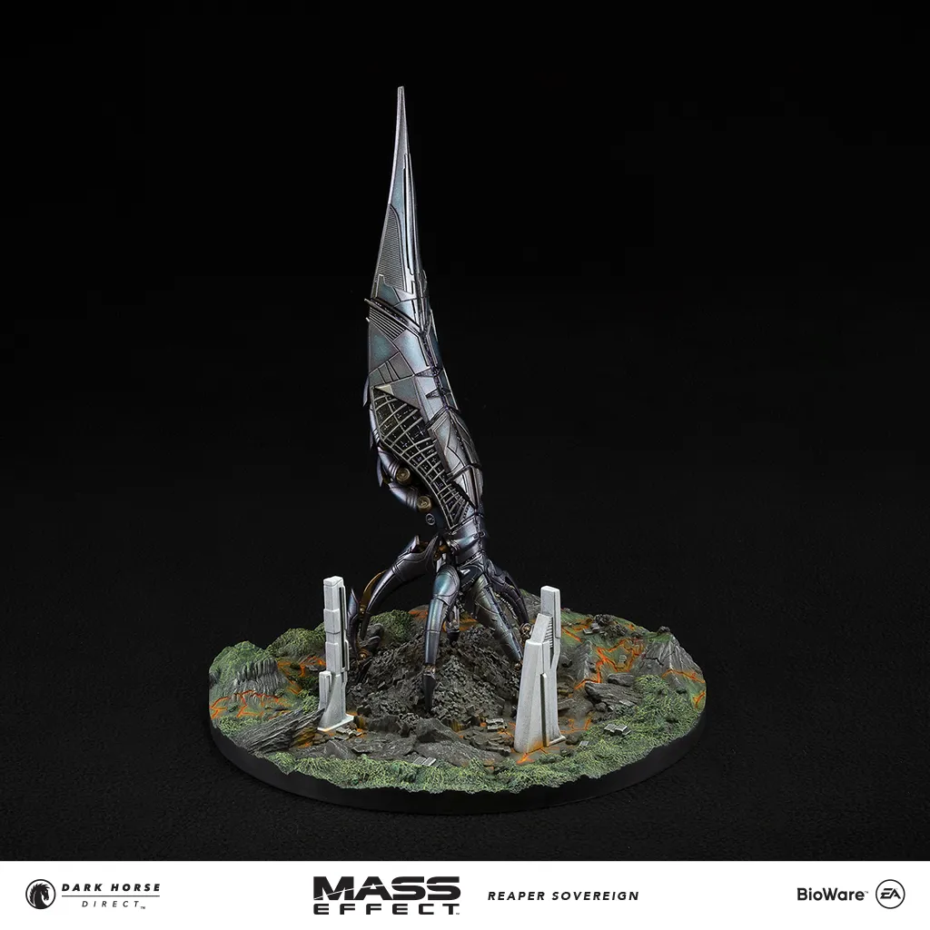 Mass Effect: Dark Horse Unveils Beautiful Reaper Sovereign Ship Replica Now Available For Pre-Order
