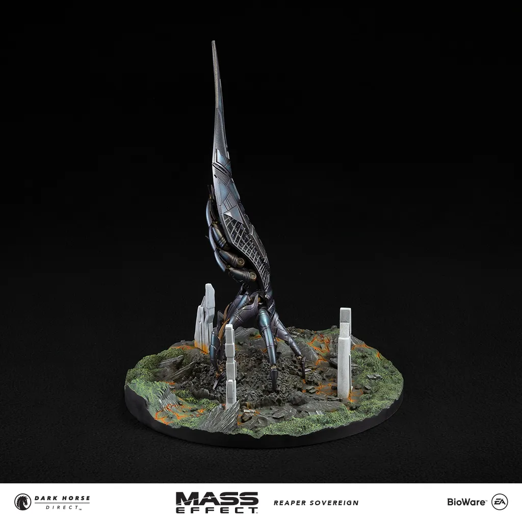 Mass Effect: Dark Horse Unveils Beautiful Reaper Sovereign Ship Replica Now Available For Pre-Order