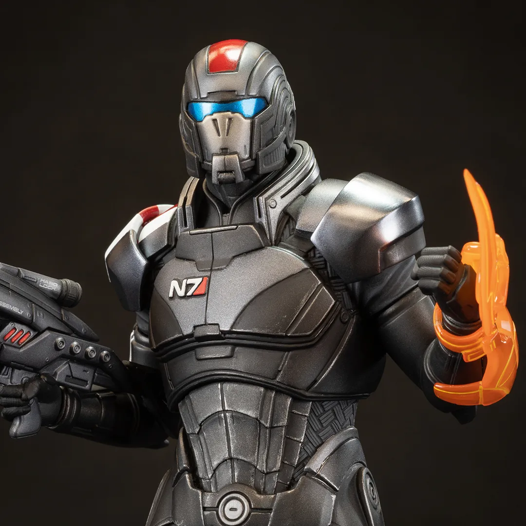 Exclusive – Dark Horse Reveals New Mass Effect Commander Shepard Statues